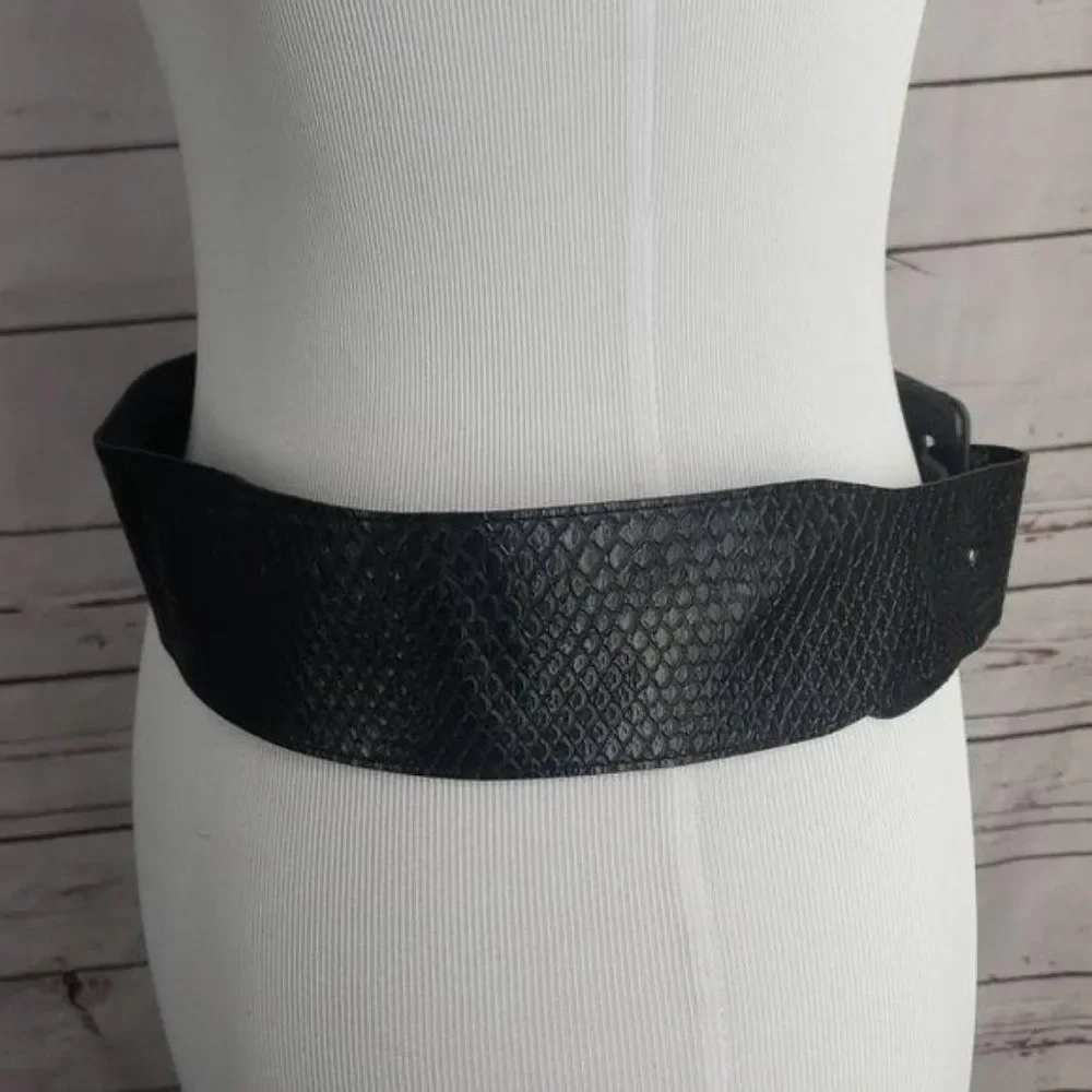 Vintage 80s Style Wide Black Waist‎  Hook Loop Belt